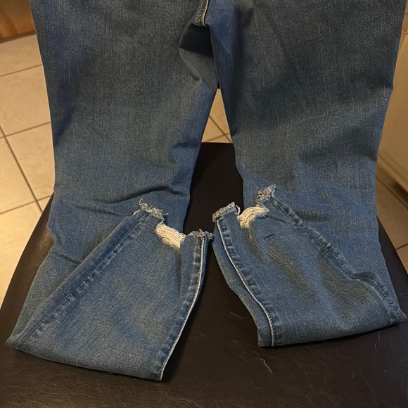 American Eagle Outfitters Blue Jeans - Picture 8 of 8